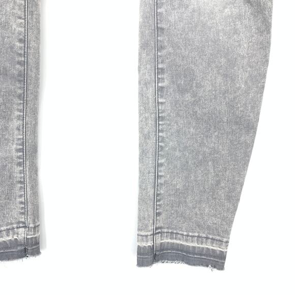 Free People We The Free Midrise Skinny Jeans Sz 31 Cool Gray Paint Splatter NEW - Picture 4 of 6